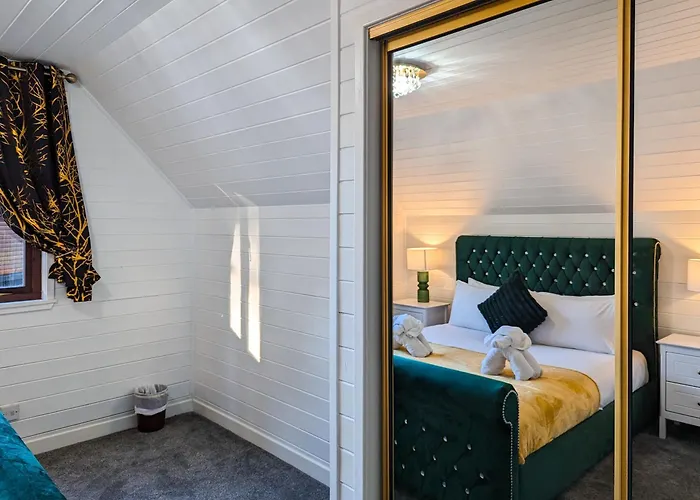 Morrigan 7-Hot Tub-Pet Friendly-Boutique-Perthshire-Families