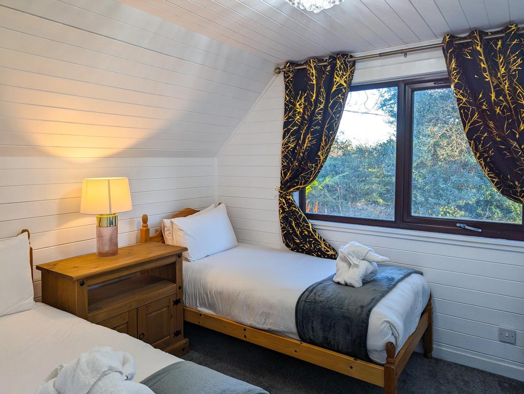 Morrigan 7-hot Tub-pet Friendly-boutique-perthshire-families Chalet Perth