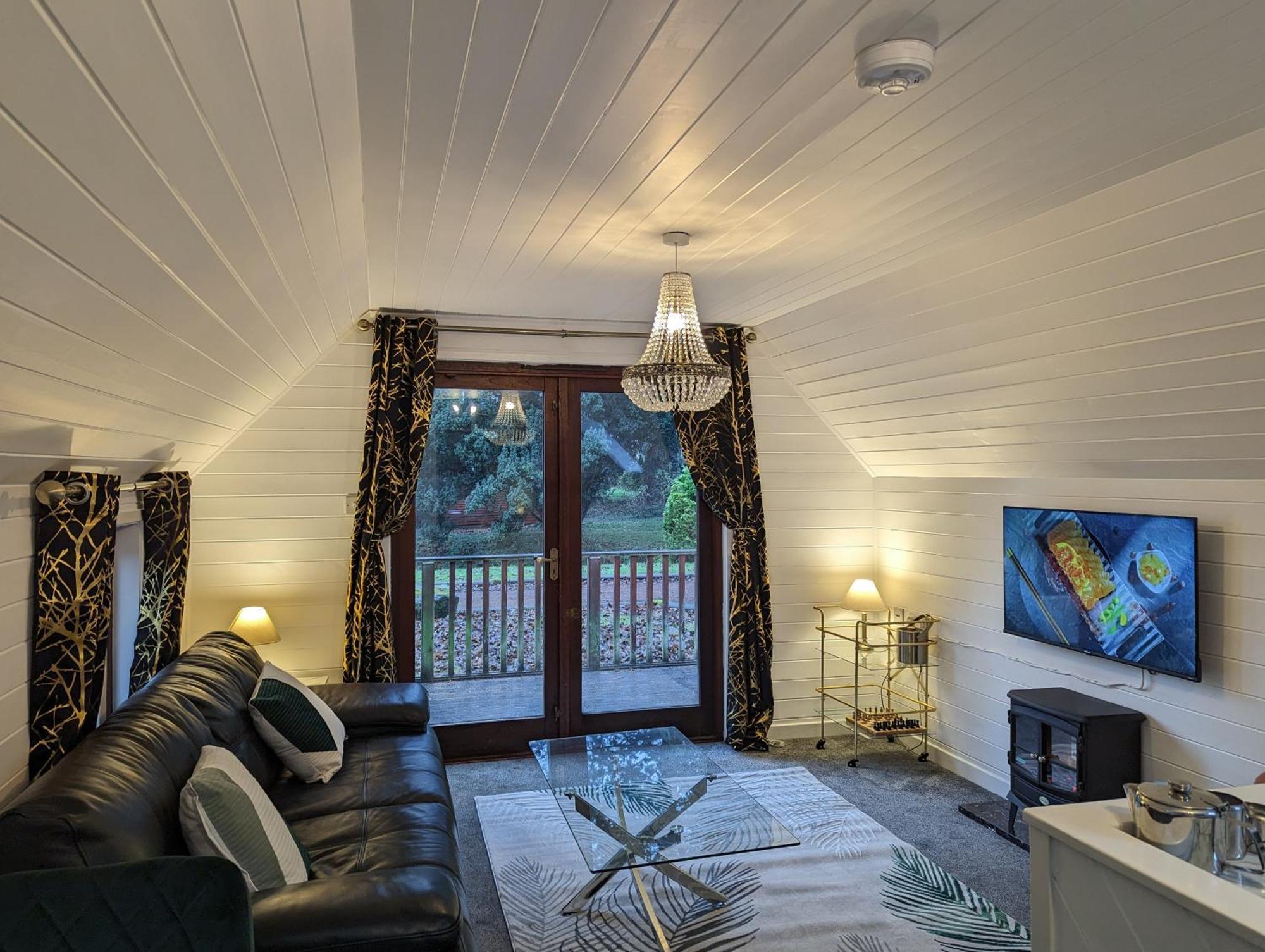 Chalet Morrigan 7-hot Tub-pet Friendly-boutique-perthshire-families *