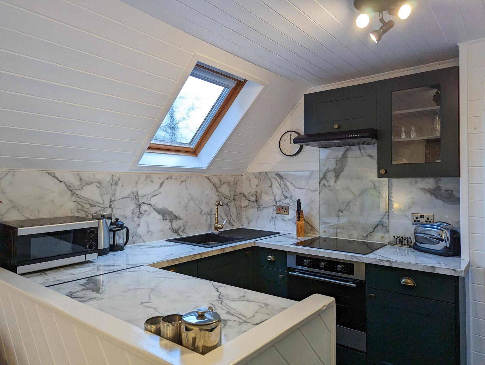 Morrigan 7-hot Tub-pet Friendly-boutique-perthshire-families * Perth